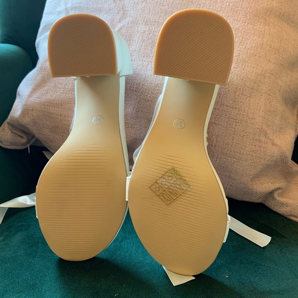 Pearl Wedding Shoes - Picture 8 of 9